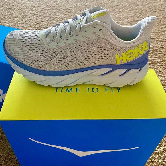 Limited edition Outdoor Voices x HOKA Clifton 7 - Picture 3 of 5